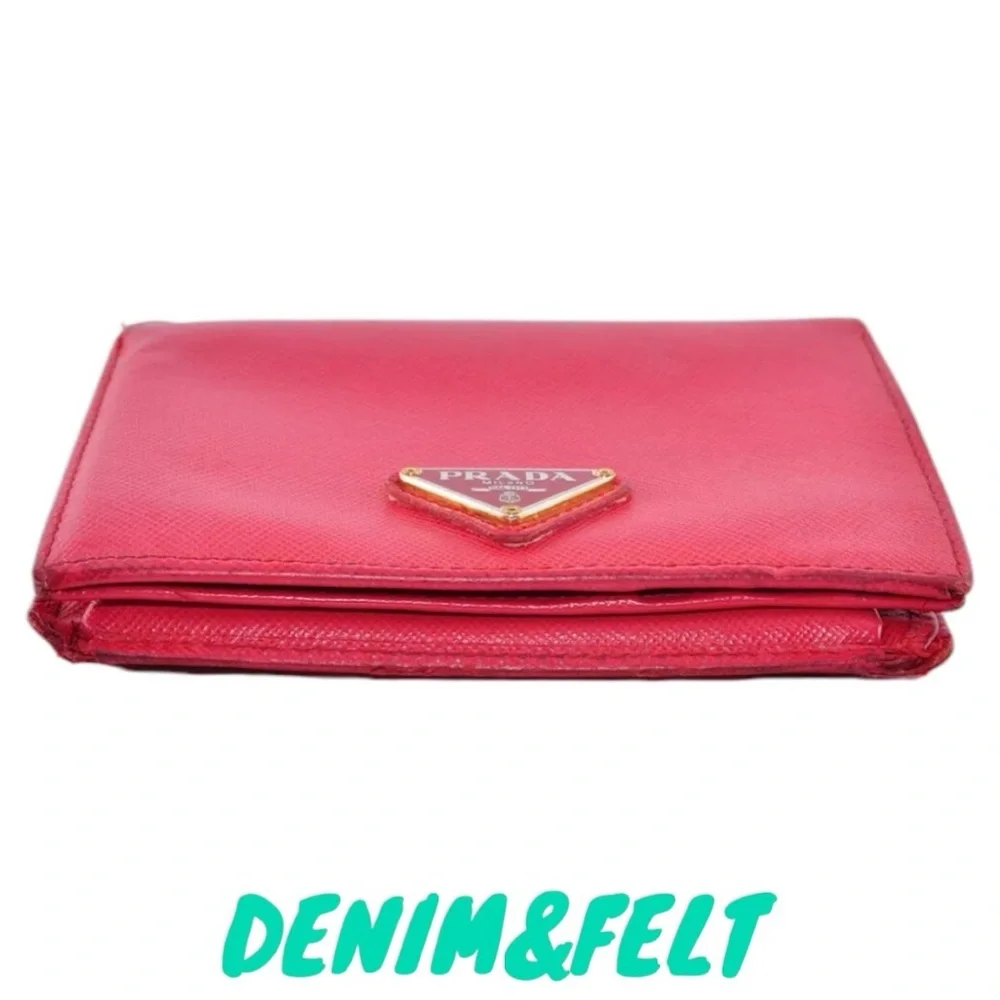 ♥️♥️PRADA Red Saffiano Leather Logo Plate‎ Bi-Fold Wallet | PRELOVED ♥️♥️